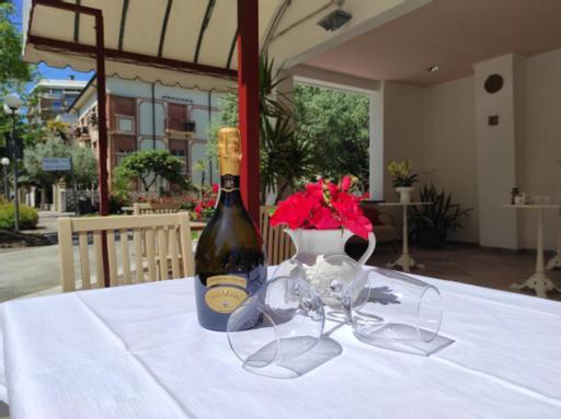 Villa Mirella-Nuova Gestione Grado Bagian luar foto